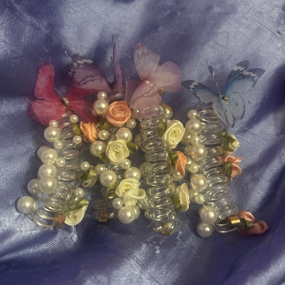 Bohemian Style Braided Hair Rope with Pearls and Flowers - Picture 6 of 6